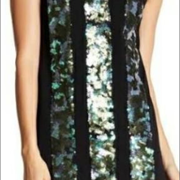 Vera Wang Black Iridescent Green Sequined V-Neck Shift Dress 6 - Picture 2 of 14